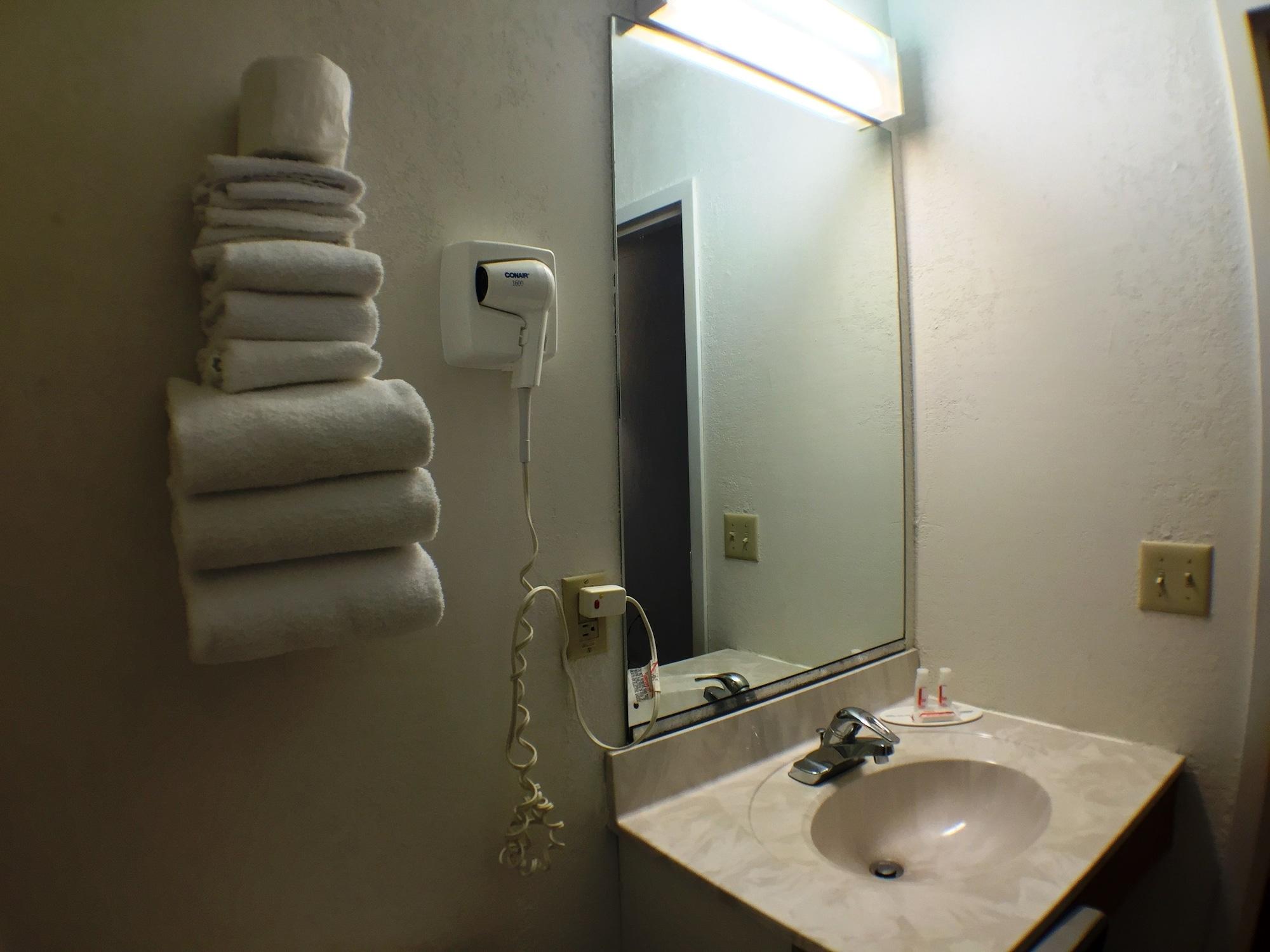 Super 8 By Wyndham Webster/Rochester Bagian luar foto