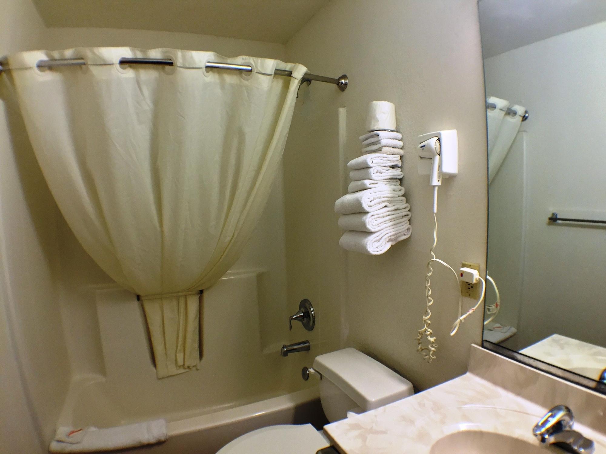 Super 8 By Wyndham Webster/Rochester Bagian luar foto