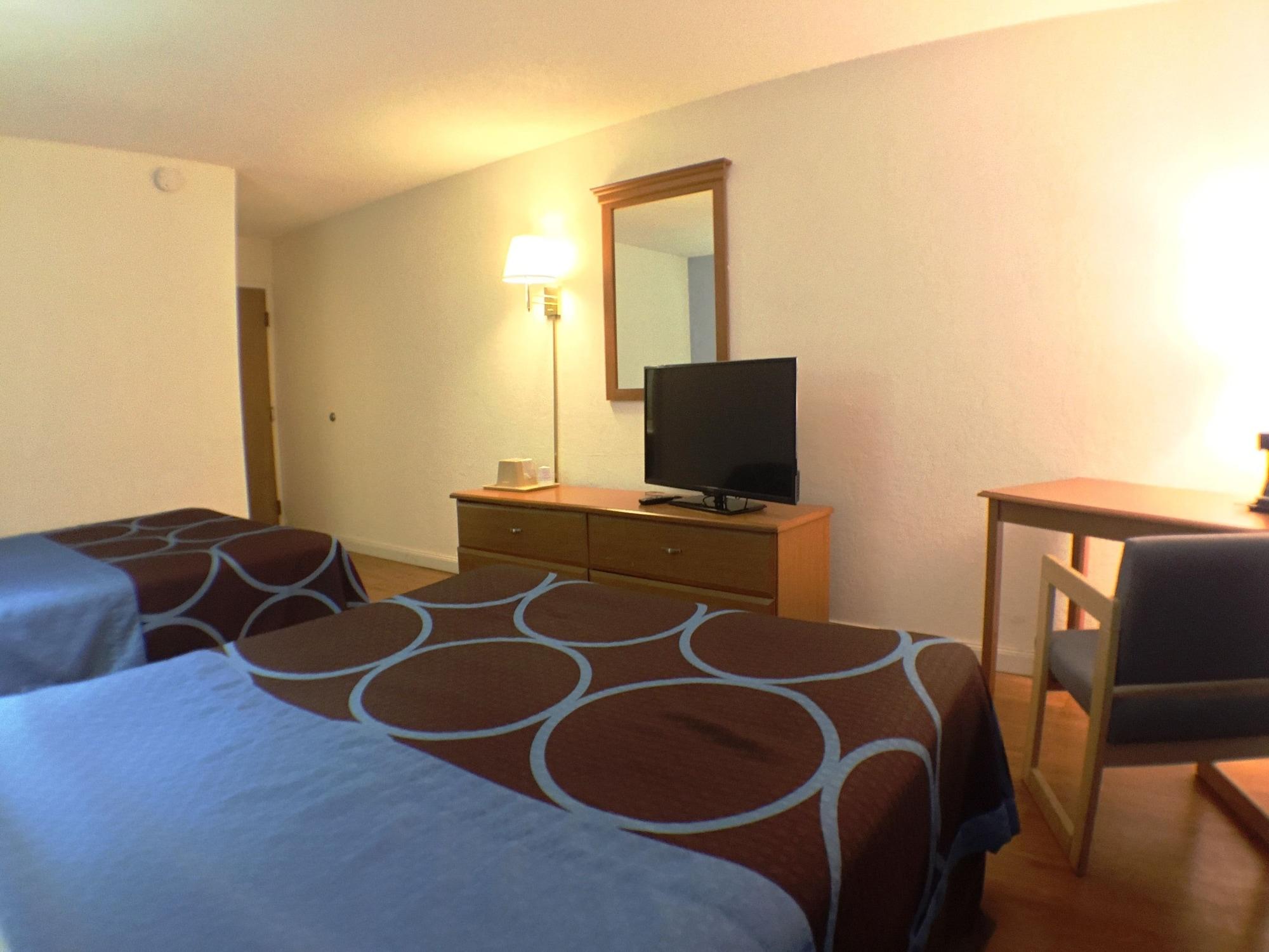 Super 8 By Wyndham Webster/Rochester Bagian luar foto