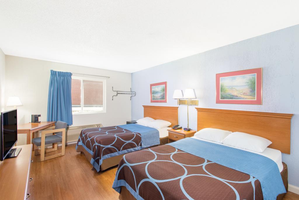 Super 8 By Wyndham Webster/Rochester Bagian luar foto